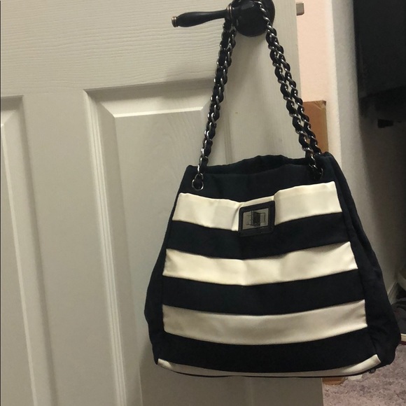 Auth. Chanel 2.55 Reissue Black & White Tote Bag - Picture 9 of 17